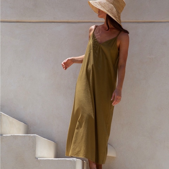 Jenni Kayne Dresses & Skirts - Jenni Kayne Riviera Slip Dress in Safari, Size M